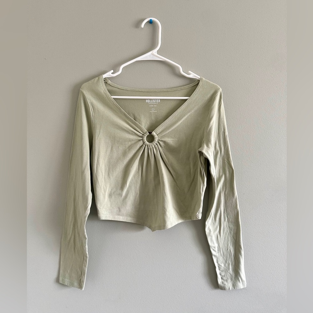 V cut, longsleeve baby tee